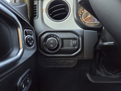 New 2026 Jeep Gladiator Sport AWD/4WD image 36