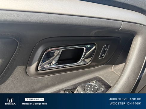 Used 2017 Ford Taurus SEL FWD image 16