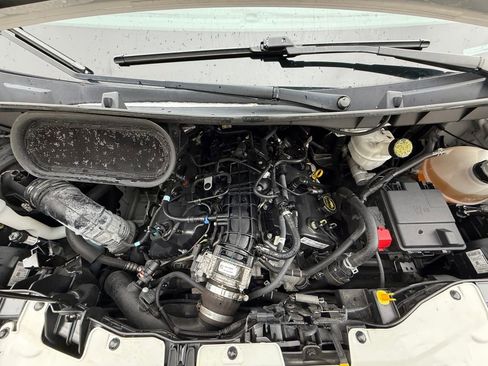 Used 2023 Ford Transit 350 XLT image 9