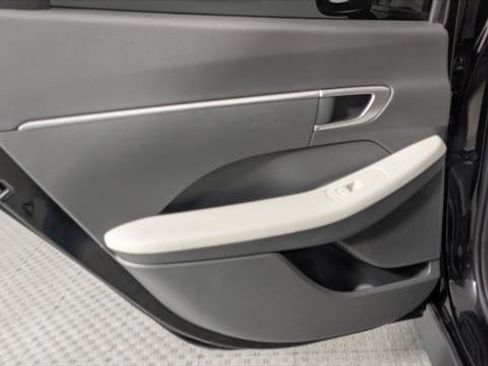 Used 2026 Hyundai Sonata SE FWD image 16