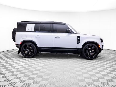 Used 2023 Land Rover Defender 110 V8 AWD/4WD image 7