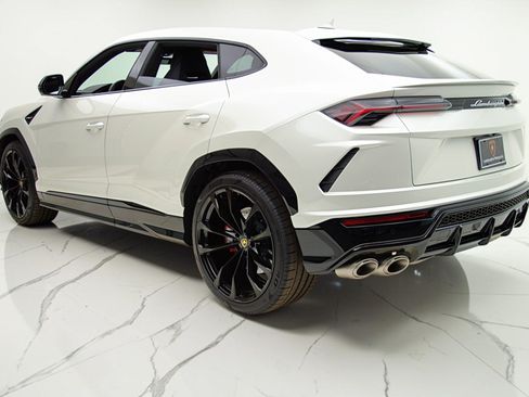 Used 2022 Lamborghini Urus AWD/4WD image 7