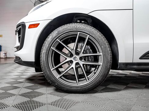 Certified 2026 Porsche Macan AWD/4WD image 14