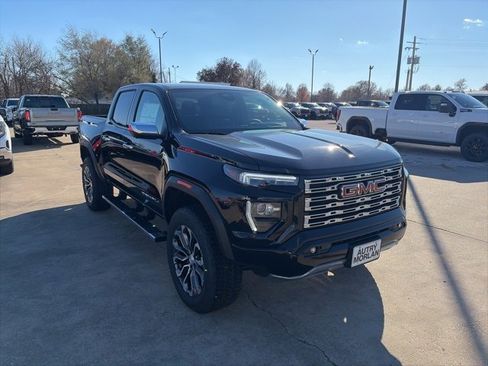 New 2026 GMC Canyon Denali image 8