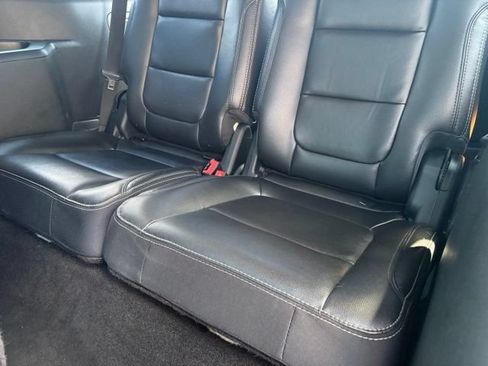 Used 2018 Ford Explorer Limited w/ Equipment Group 301A AWD/4WD image 15