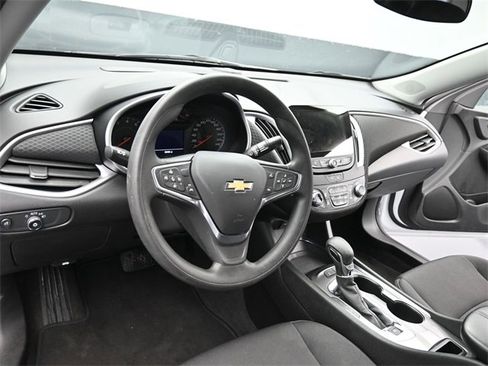 Used 2024 Chevrolet Malibu LT image 13