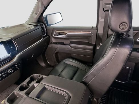 Used 2022 Chevrolet Silverado 1500 LT AWD/4WD image 24