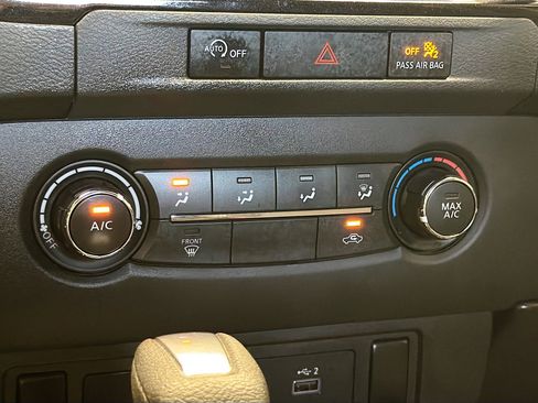 Used 2024 Nissan Frontier SV image 10
