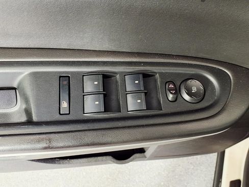 Used 2009 GMC Acadia SLE FWD image 25