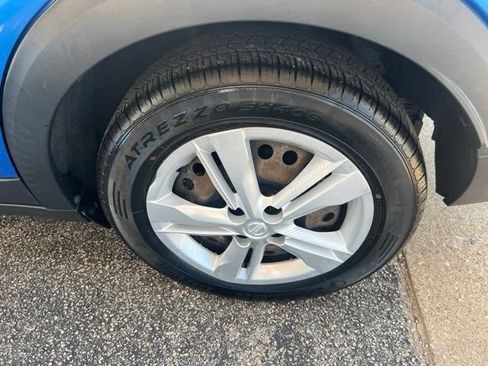 Used 2021 Nissan Kicks S FWD image 6
