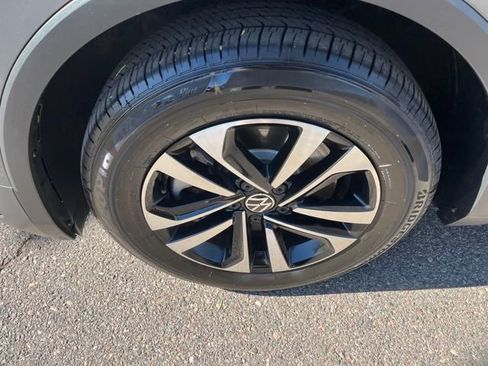 Used 2024 Volkswagen Tiguan S image 2