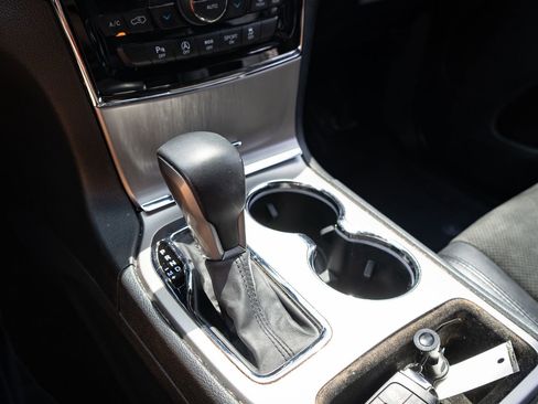 Used 2019 Jeep Grand Cherokee Laredo w/ Laredo X Package image 26