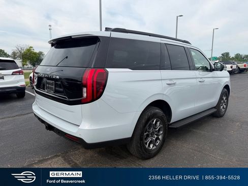 Used 2025 Ford Expedition Active AWD/4WD image 8