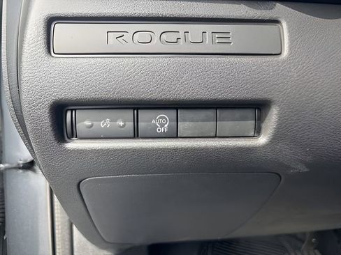 Used 2023 Nissan Rogue S AWD/4WD image 13
