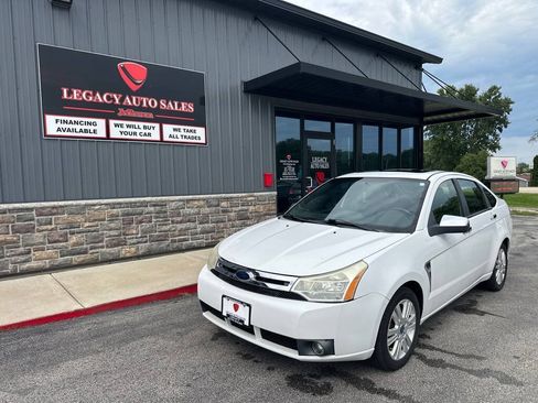 Used 2008 Ford Focus SE FWD image 1