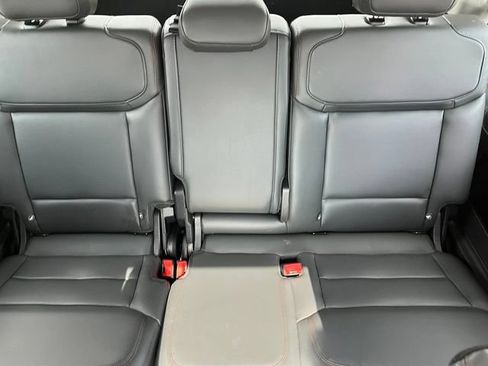 Used 2025 Ford Expedition Active AWD/4WD image 13