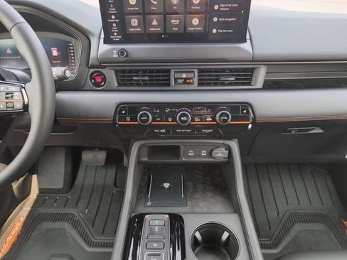 Used 2026 Honda Pilot TrailSport image 23