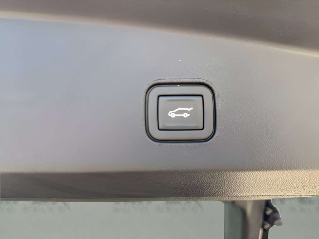 Used 2024 Cadillac Lyriq Luxury RWD image 33