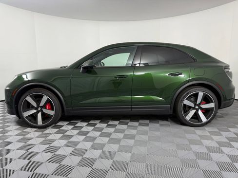 Certified 2025 Porsche Macan 4S Electric AWD/4WD image 2