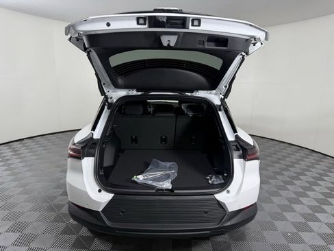 New 2026 Chevrolet Equinox EV LT image 12