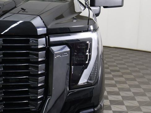 Used 2024 GMC Sierra 3500 Denali Ultimate image 19