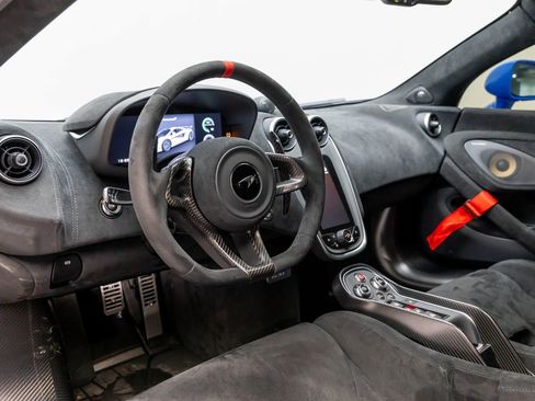 Used 2020 McLaren 620R image 2