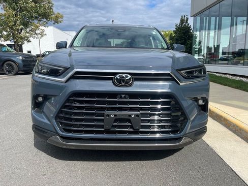 Used 2025 Toyota Grand Highlander FWD image 2