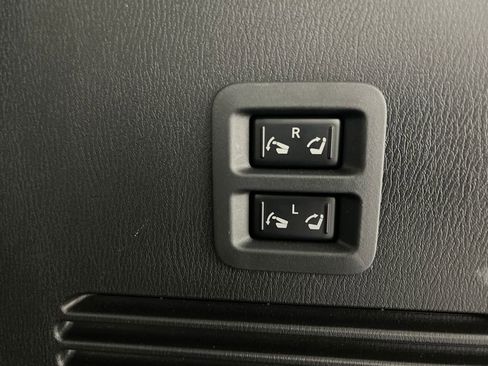 Used 2024 Nissan Armada Platinum w/ Captain's Chairs Package image 46