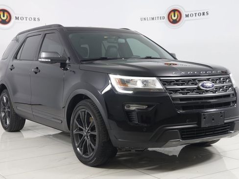 Used 2018 Ford Explorer XLT w/ Equipment Group 202A image 19