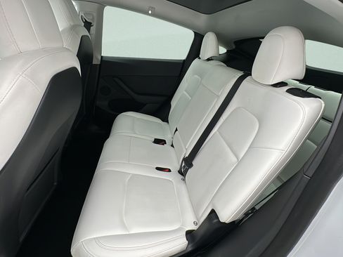 Used 2023 Tesla Model Y AWD image 10