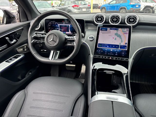 Used 2025 Mercedes-Benz GLC 350e 4MATIC image 11