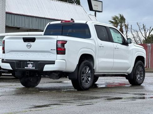 New 2026 Nissan Frontier SV w/ Tow Package image 4