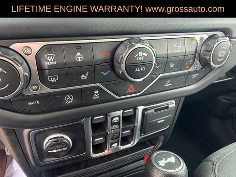 Used 2026 Jeep Wrangler Unlimited Sahara AWD/4WD image 24