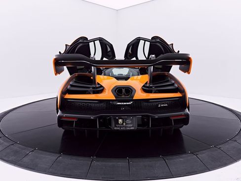 Used 2019 McLaren Senna RWD image 22