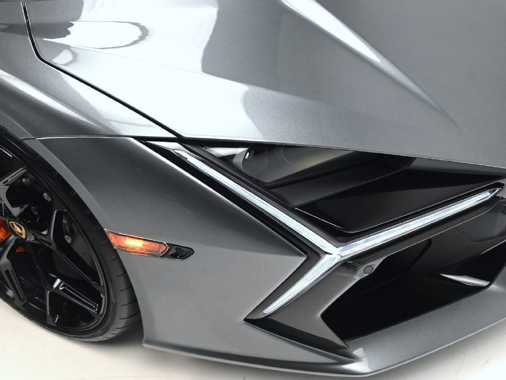 Used 2026 Lamborghini Revuelto AWD/4WD image 39