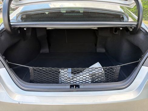 Used 2020 Toyota Camry XLE image 27