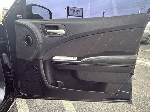 Used 2019 Dodge Charger SXT w/ Blacktop Package image 17