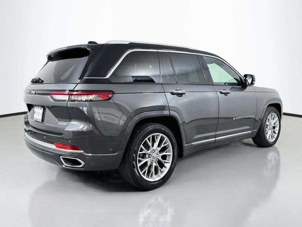 Used 2022 Jeep Grand Cherokee Summit w/ Luxury Tech Group V AWD/4WD image 7