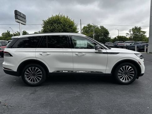 Certified 2023 Lincoln Aviator AWD w/ Premium Package image 4