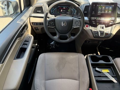 Used 2023 Honda Odyssey EX image 15