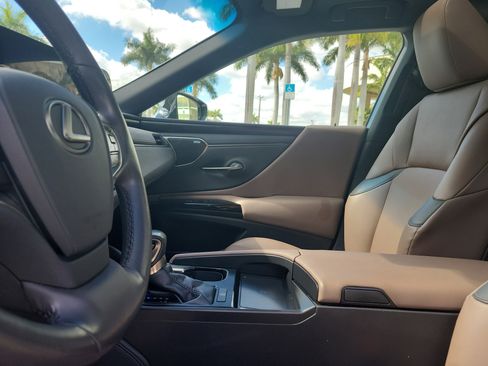 Used 2023 Lexus ES 350 w/ Premium Package image 21