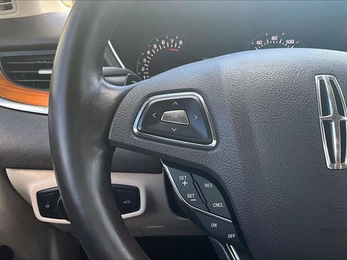 Used 2018 Lincoln MKC Select w/ Select Plus Package image 23