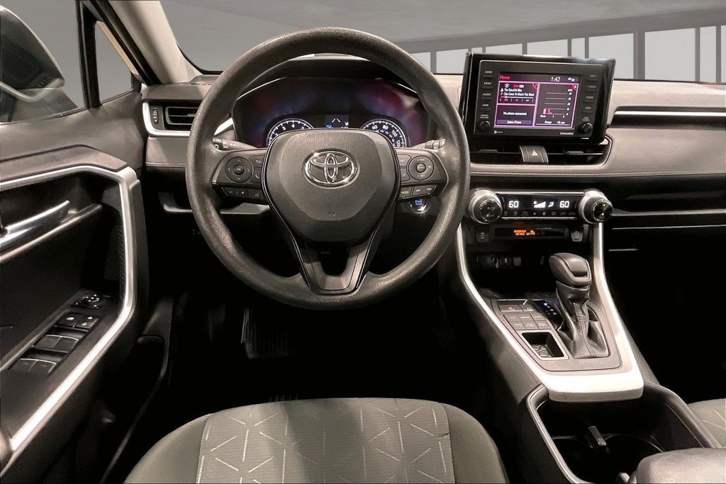 Used 2022 Toyota RAV4 XLE AWD/4WD image 9