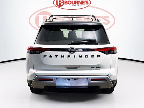 Used 2023 Nissan Pathfinder SL w/ Black Appearance Package AWD/4WD image 9