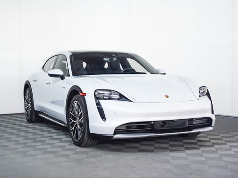 Used 2024 Porsche Taycan 4S image 8