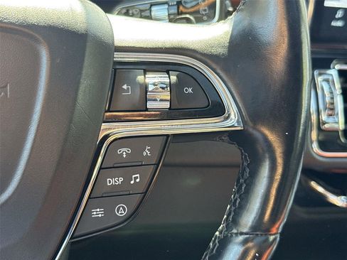 Used 2024 Lincoln Navigator Premiere image 35