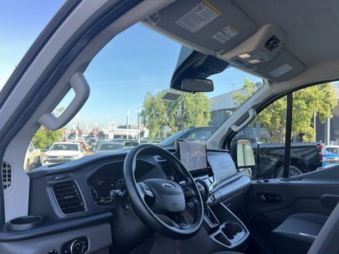 Used 2023 Ford Transit 350 XLT image 10