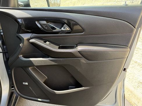 Used 2023 Chevrolet Traverse RS w/ LPO, Floor Liner Package FWD image 30