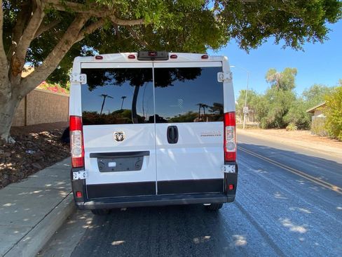 Used 2025 RAM ProMaster 2500 w/ U-Haul Equipment Group FWD image 10