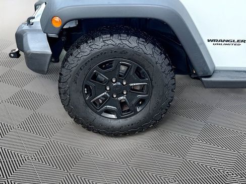 Used 2017 Jeep Wrangler Unlimited Sport image 35
